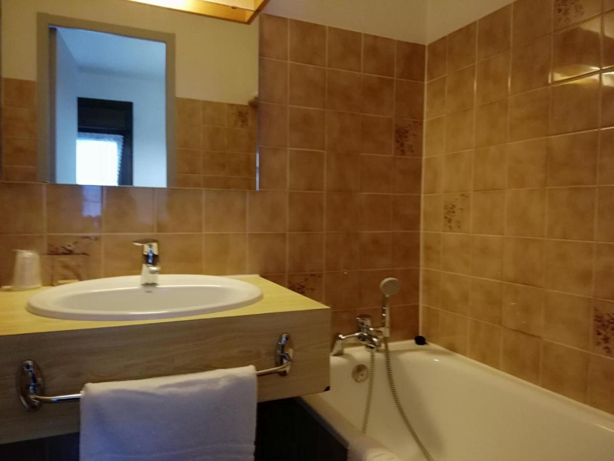 Terminus Hotel Des 3 Vallees Мутьє Екстер'єр фото